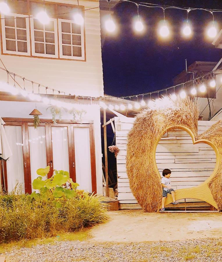 ฮักเคียงโขง Hug Khieng Khong Nongkhai Hostel Nong Khai Extérieur photo